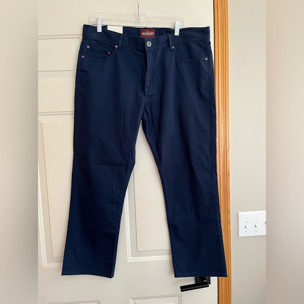 New Men’s Alesbury Classic chino blue straight leg cotton pants. Size 36x30